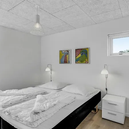 Holiday home 4 Bedroom Beautiful In Haderslev *